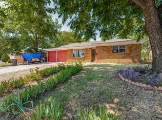 236 Hallmark Dr W, Fort Worth, TX 76134