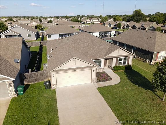 5th image of 9049 S 253rd East Ave