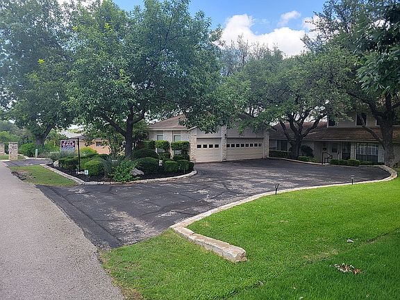 2nd image of 415 Dasher Dr