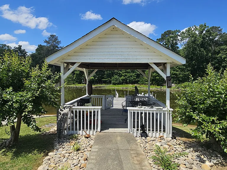 1045 Natures Cove Rd #A — Photo 2