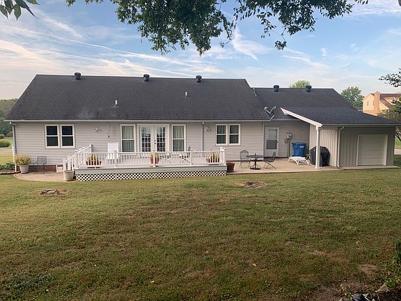 3rd image of 301 Troon Dr