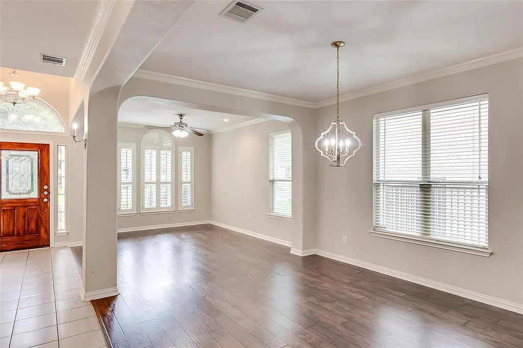 4 bed, 2.5 bath, 3076 sqft, $2,700 — Photo 3