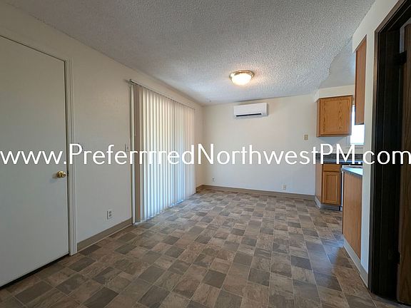 5th image of 4251 Daisy St #4253