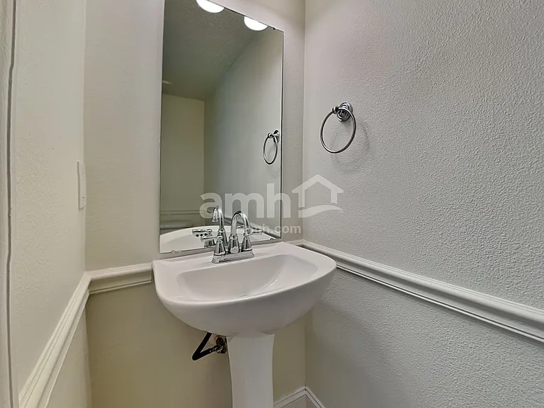 1019 Brenton Leaf Dr — Photo 8