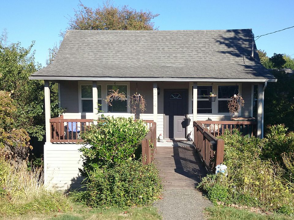 1st image of 4224 42nd Ave S