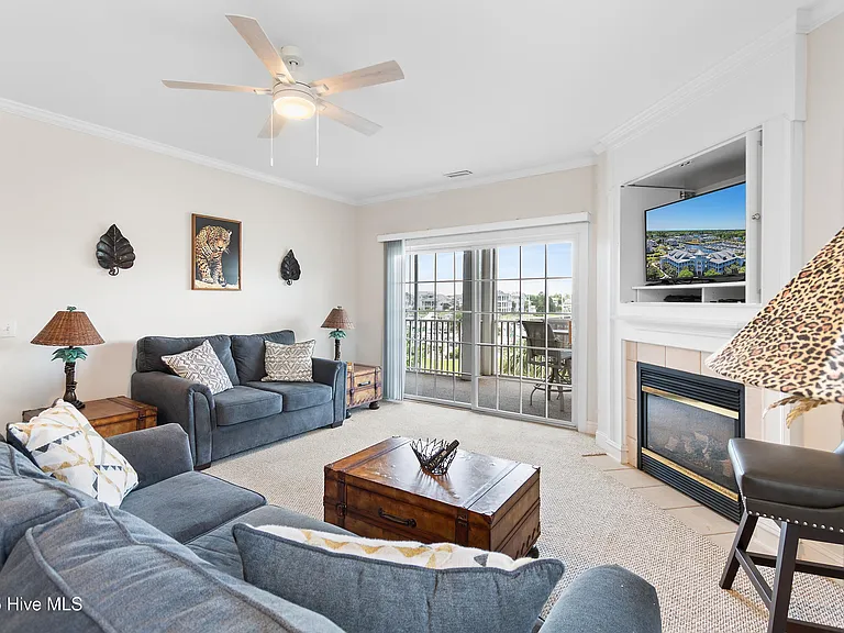 2555 Saint James Dr #304 — Photo 3