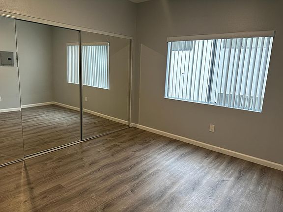 5th image of 125 N Doheny Dr APT 303