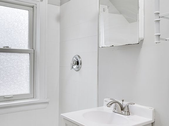 2nd image of 651 Adams St NE #3