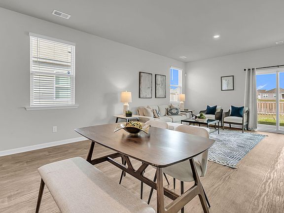 4th image of 683 Ladywood Dr