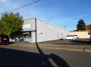 116 N 6th St, Cottage Grove, OR 97424