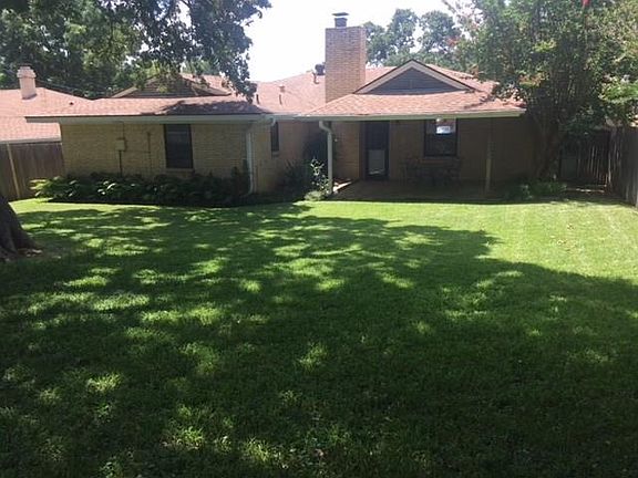 2nd image of 2101 Woodoak Dr