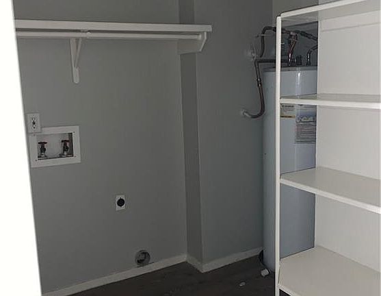 5th image of 9904 Brasher Dr #B