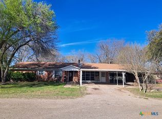 706 E Sandy Ln, Little River Academy, TX 76554