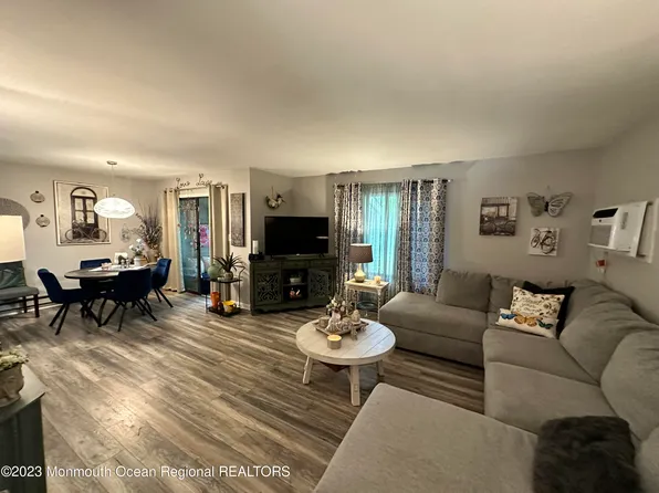 238 Medford Court #H, Manalapan, NJ 07726