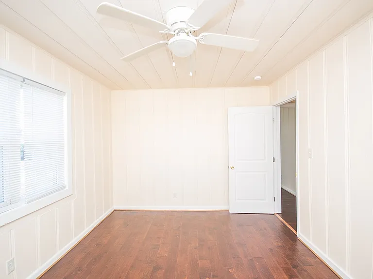 411 S Marion St — Photo 11