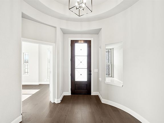5th image of 570 Crystal Lake Ln