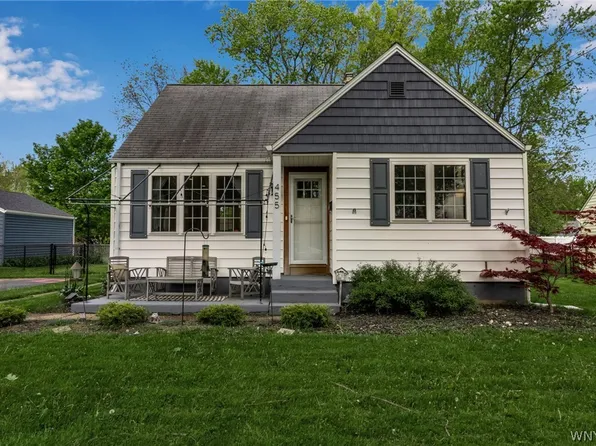 455 N 8th St, Lewiston, NY 14092
