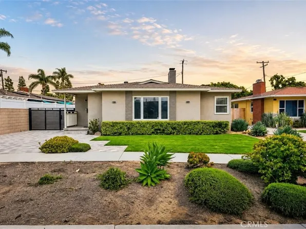 2215 N Spurgeon St, Santa Ana, CA 92706