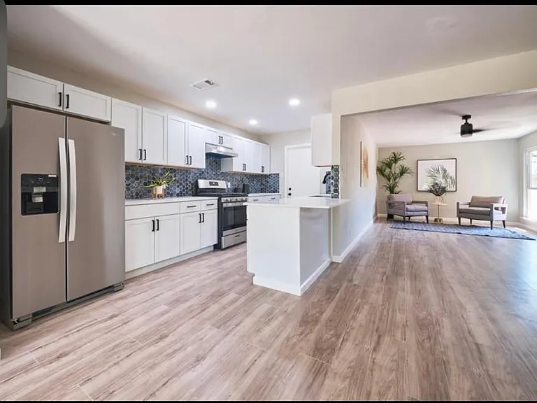 2207 Galway St — Photo 12