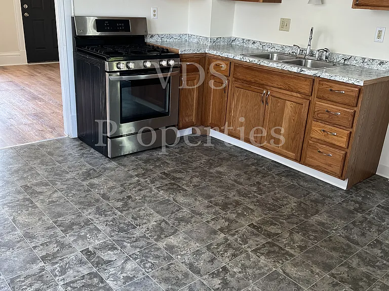 1817 Grange Ave — Photo 9