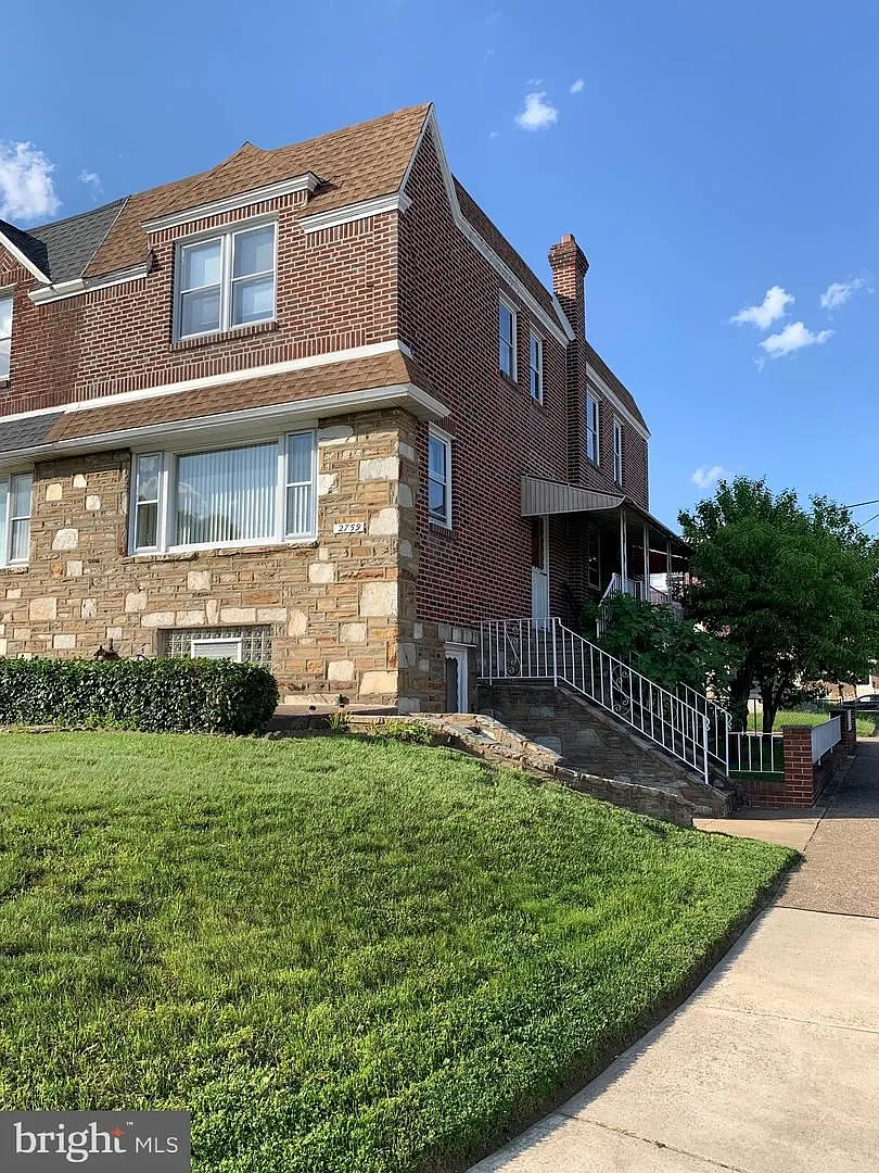 2759 Rhawn St photo 1