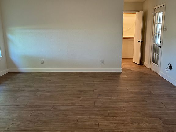 5th image of 3035 Spring Valley Rd