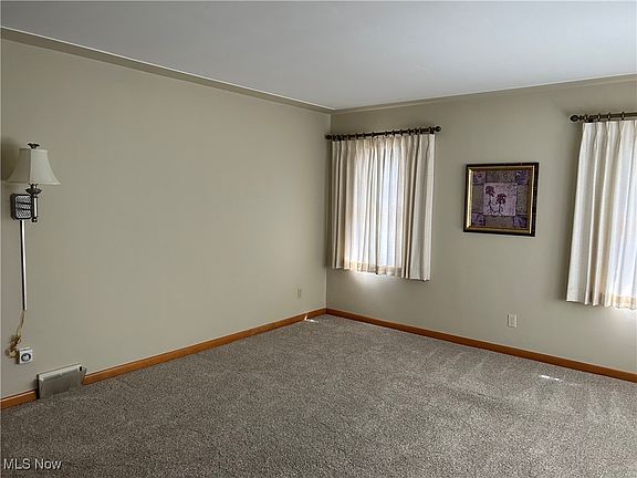 3rd image of 1240 W 27th St