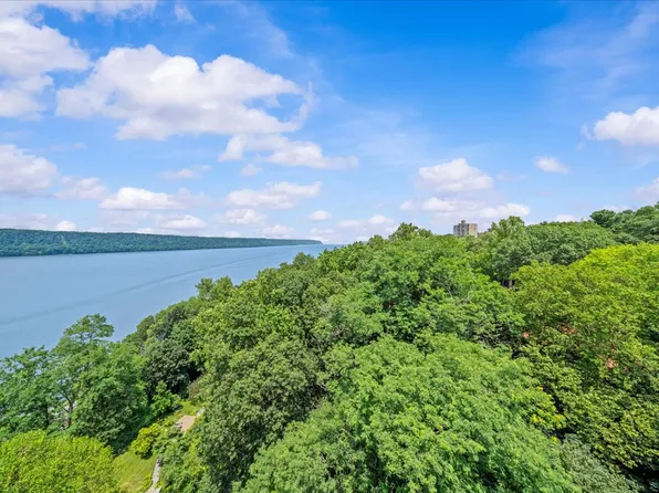 2727 Palisade Avenue image 15 of 22