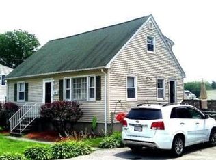 107 Saratoga St, Lowell, MA 01852