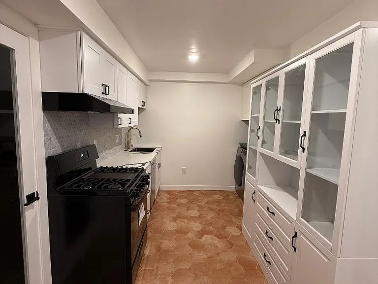 735 Alhambra St #1 — Photo 7