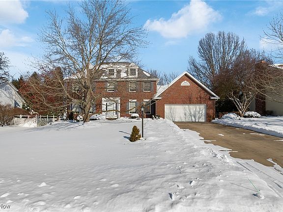 2nd image of 1613 Hastings Cir NW