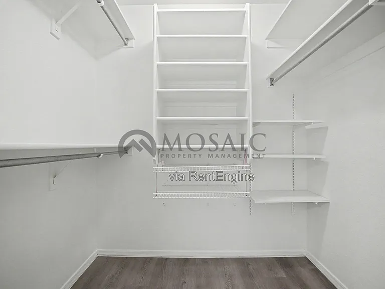2033 E Willow Wick Rd — Photo 20