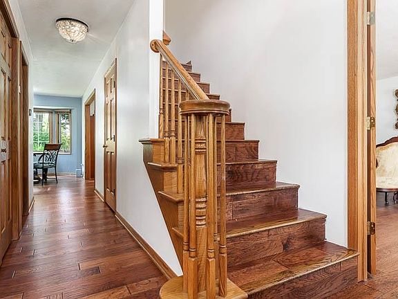 5th image of 5316 Regents Park Rd
