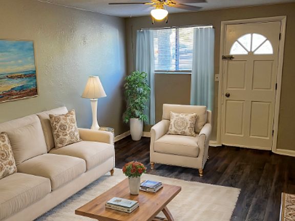 2nd image of 115-117 Ruxton Ave #117A