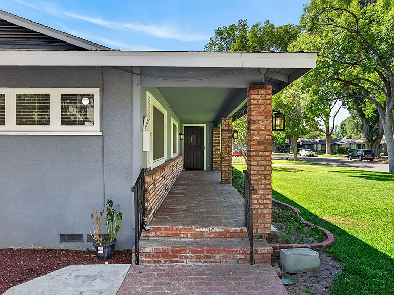 4260 Maplewood Pl — Photo 39