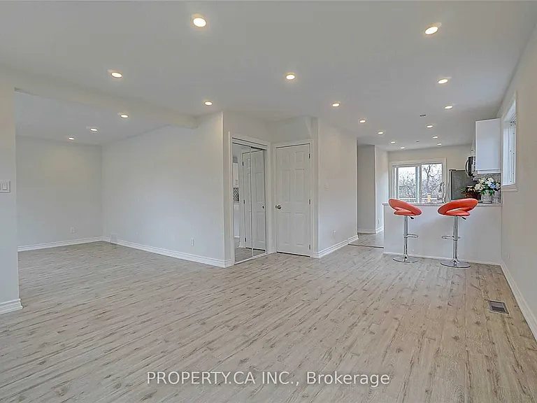 39 Farrell Ave — Photo 6