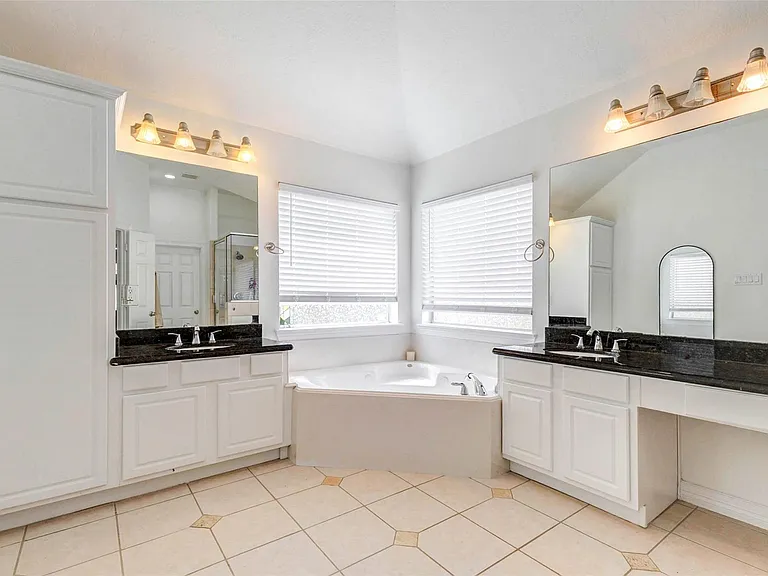 2706 Ridgeglen Ln — Photo 12