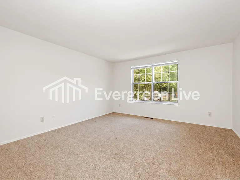 8067 Mount Aetna St — Photo 9