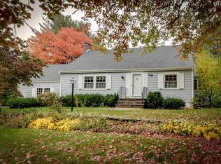 8 Wakeland Rd, Dover, MA 02030