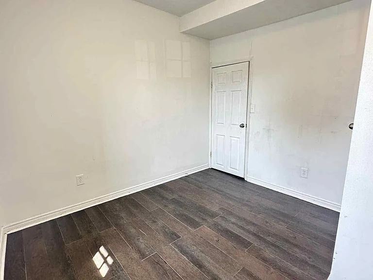29 Rykert St S #1 — Photo 10