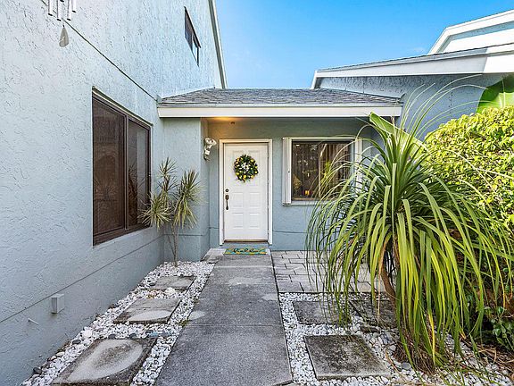 4th image of 3875 Island Club Cir