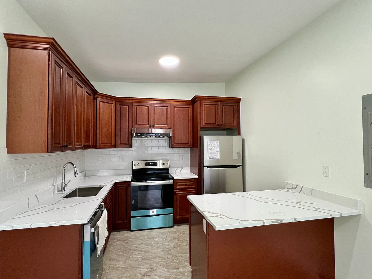 Building Photo - 343 Highland Ave #1