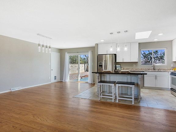 Open concept main level.