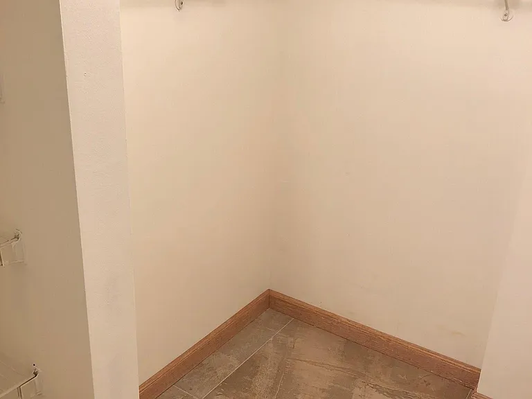 9330 Lagoon Pl #205 — Photo 29