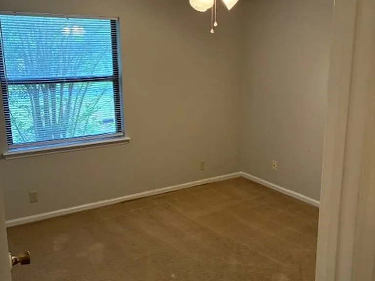 114 N Woodvalley Dr — Photo 22