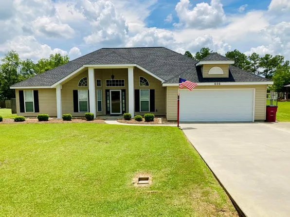 606 E 50th St, Tifton, GA 31794