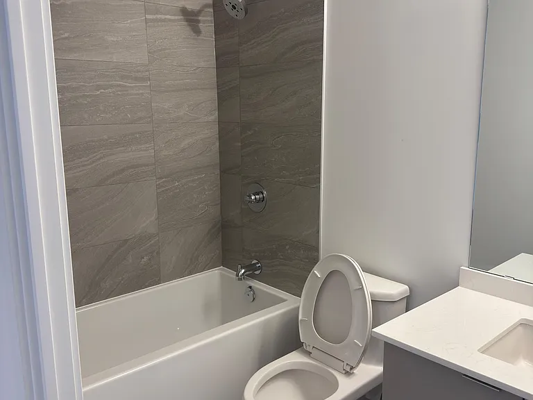2075 Lakeshore Rd #311 — Photo 7