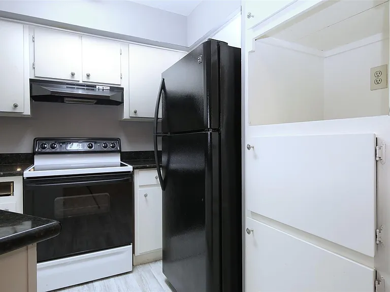 2626 Holly Hall St #511 — Photo 10