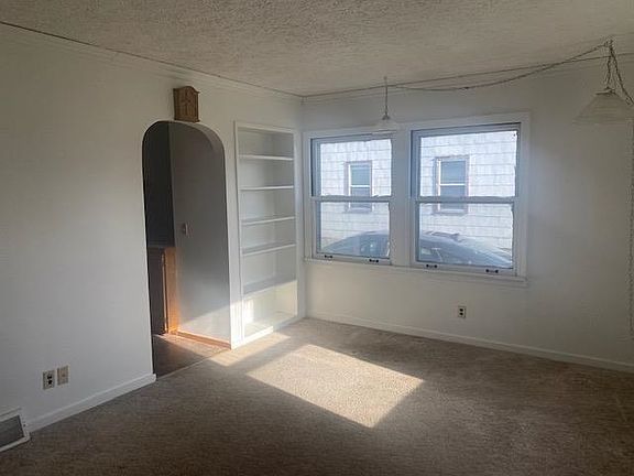 3rd image of 232 N 10th Ave