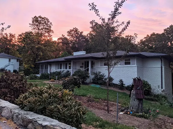 115 Golf Dr, Signal Mountain, TN 37377